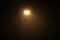 Éclairage public : faut-il rallumer la nuit pour plus de sécurité ?